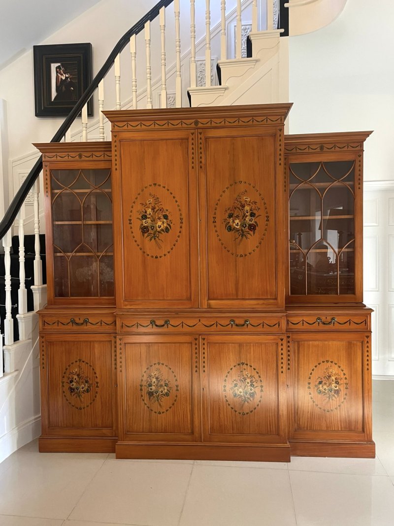 Large Quality Satinwood Breakfront Bookcase with Original Painted Decoration - Image 11